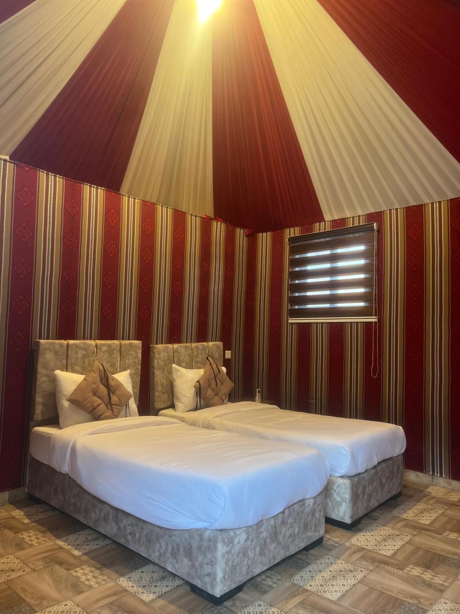 Rum Moon Luxury Camp Wadi Rum Esterno foto