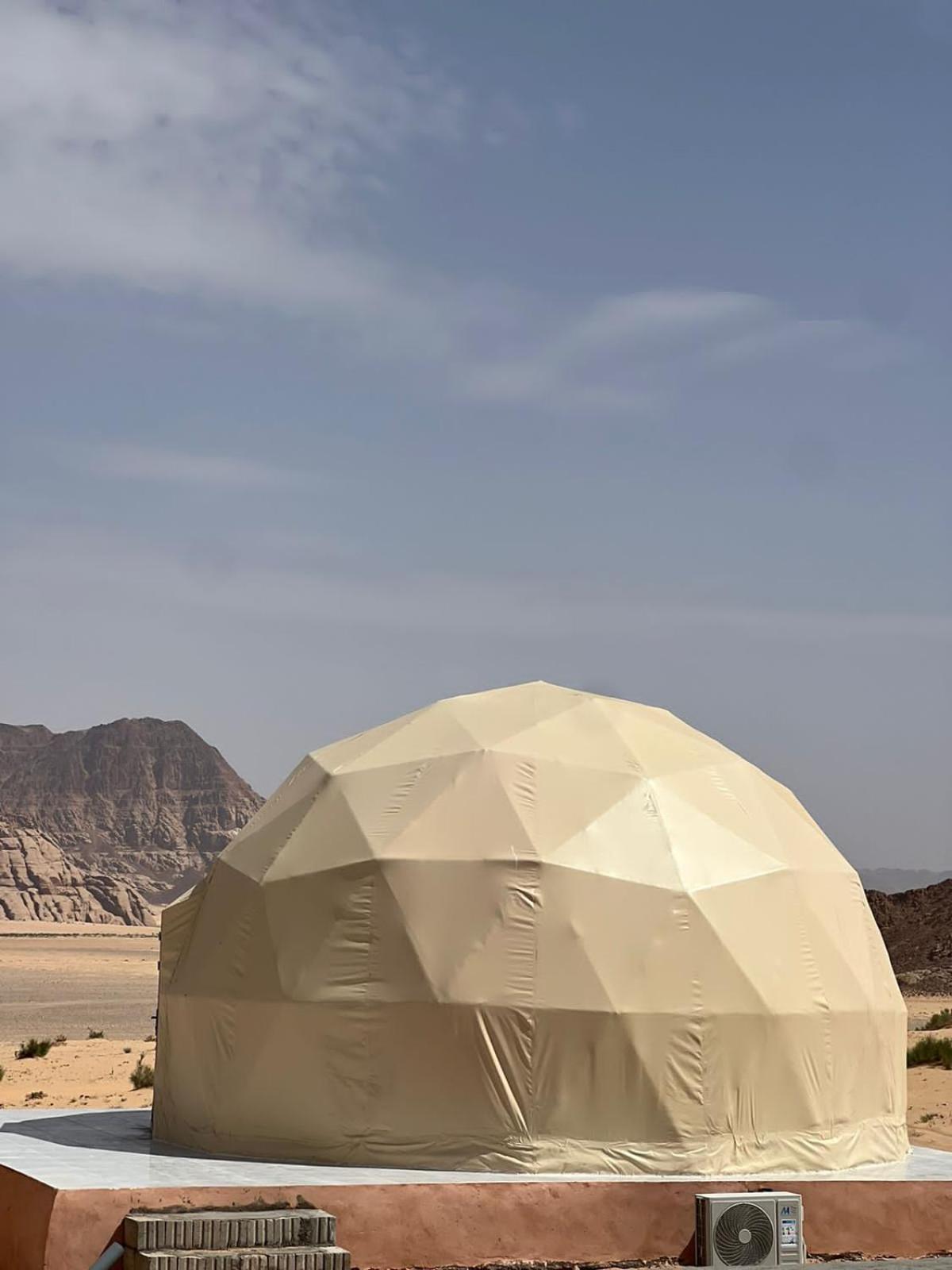 Rum Moon Luxury Camp Wadi Rum Esterno foto