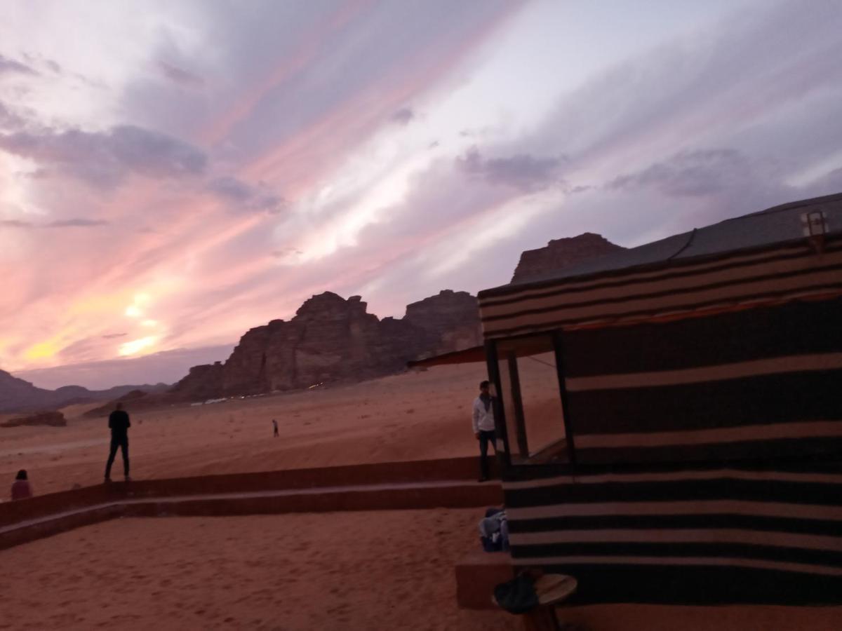 Rum Moon Luxury Camp Wadi Rum Esterno foto